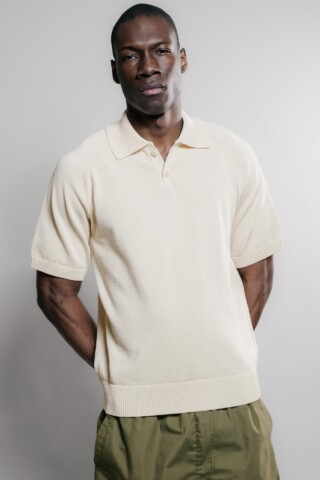 Sevan Polo – Naturel par la marque Nitto Knitwear Nitto Knitwear - Sevan Polo – Naturel