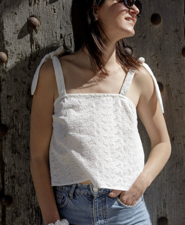 April et C - Top Plumeria – Broderie