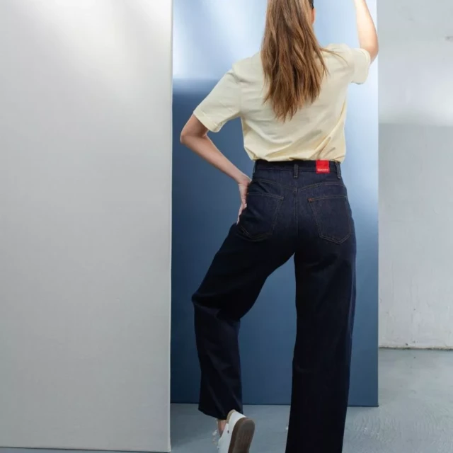 1083 - JEANS LARGE 206H 100 % coton bio superdenim indigo brut femme