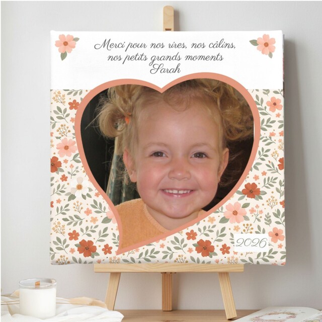 Toile photo Fête des Mères – Cœur fleuri personnalisable avec texte libre par la marque L’Atelier BABY’SPHERE L’Atelier BABY’SPHERE - Toile photo Fête des Mères – Cœur fleuri personnalisable avec texte libre