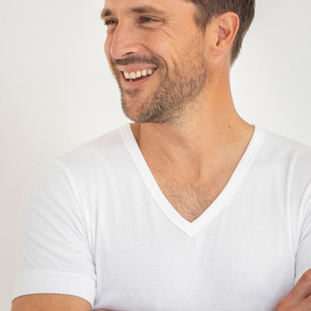 Maison-solfin - Tee-shirt homme encolure V en coton blanc – 5