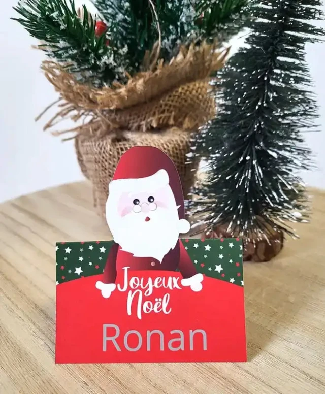 L’Atelier BABY’SPHERE - 4 chevalets de table personnalisés illustrés avec le Père Noël