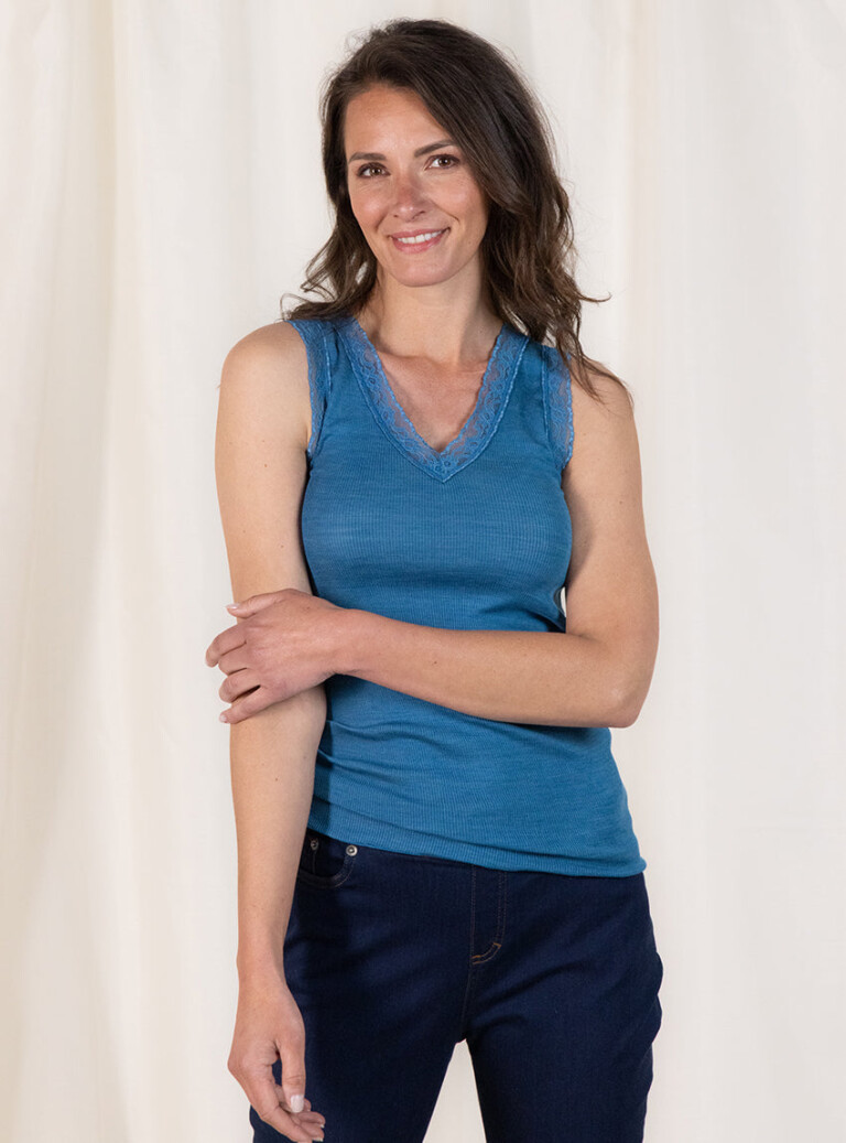 Maison-solfin - Débardeur femme larges bretelles en laine et soie bleu d'hiver – 3