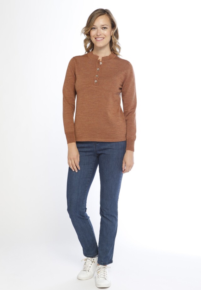 Pull laine fine mérinos femme col montant – MARRON CUIR par la marque MAISON SOLFIN MAISON SOLFIN - Pull laine fine mérinos femme col montant – MARRON CUIR