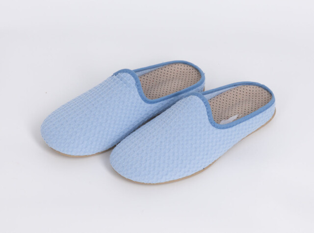 MAISON SOLFIN - Chaussons en coton nid d’abeille bleu ciel