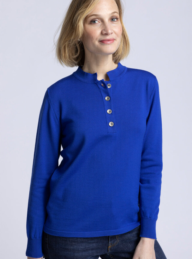Pull femme col montant en laine merinos bleu dur par la marque MAISON SOLFIN MAISON SOLFIN - Pull femme col montant en laine merinos bleu dur