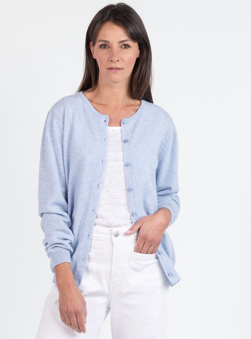 5747 CHY 4 cardigan femme cachemire bleu chambray Maison Solfin - Cardigan femme en cachemire bleu chambray – 50