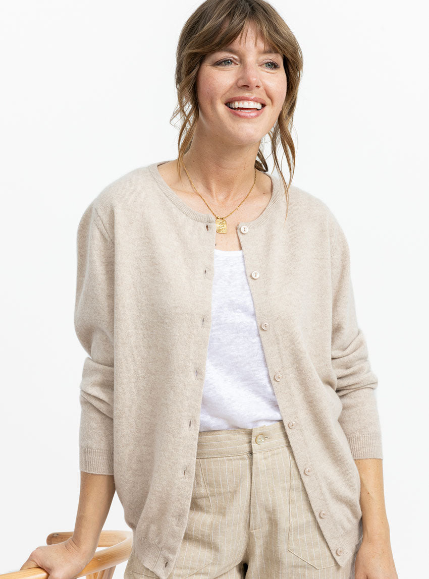 5747 beige clair 2 Maison Solfin - Cardigan femme en cachemire beige – 50