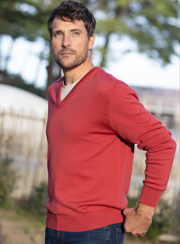 Maison-solfin - Pull homme col V 100% laine mérinos rouge tendre – 3