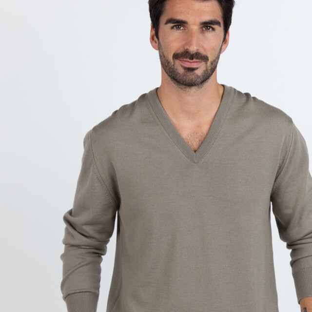 Maison-solfin - Pull homme col V 100% mérinos vert olive – 5