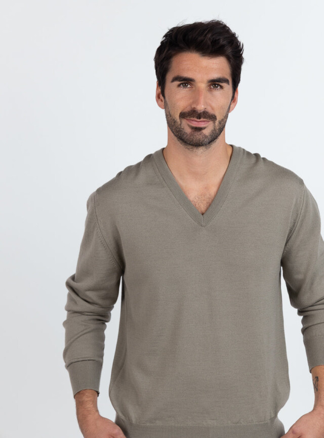 Maison-solfin - Pull homme col V 100% mérinos vert olive – 5