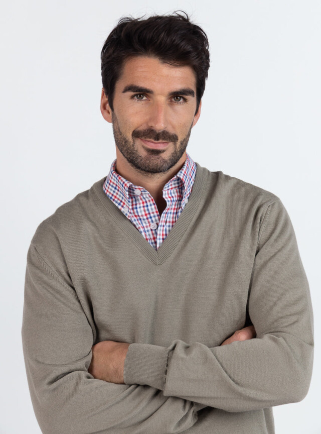Maison-solfin - Pull homme col V 100% mérinos vert olive – 5