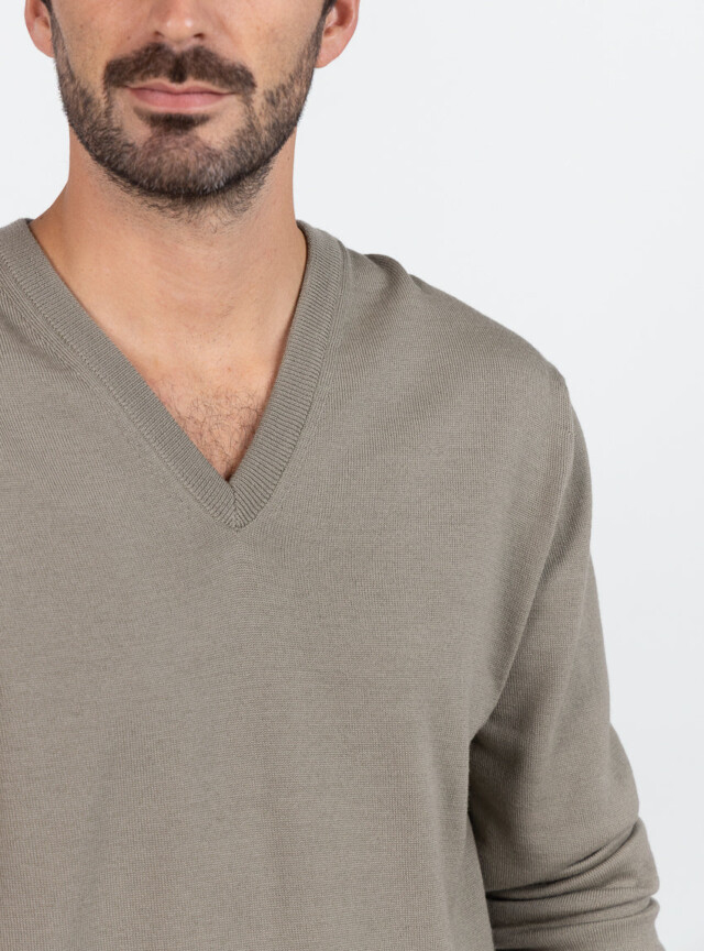 Maison-solfin - Pull homme col V 100% mérinos vert olive – 5