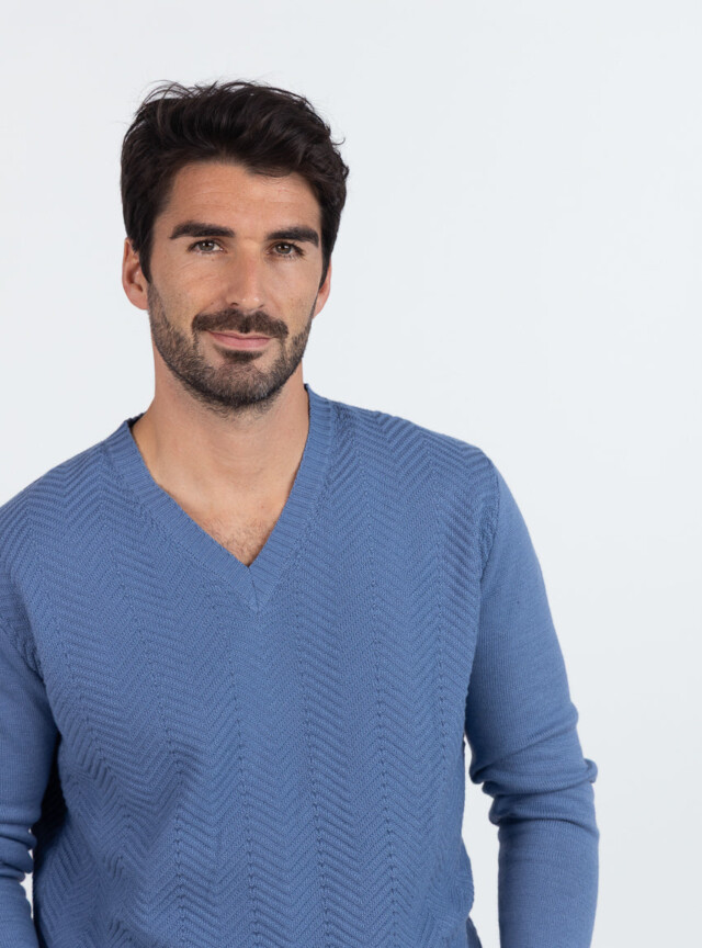 Maison Solfin - Pull homme col V chevrons en coton Bleu infini – 6