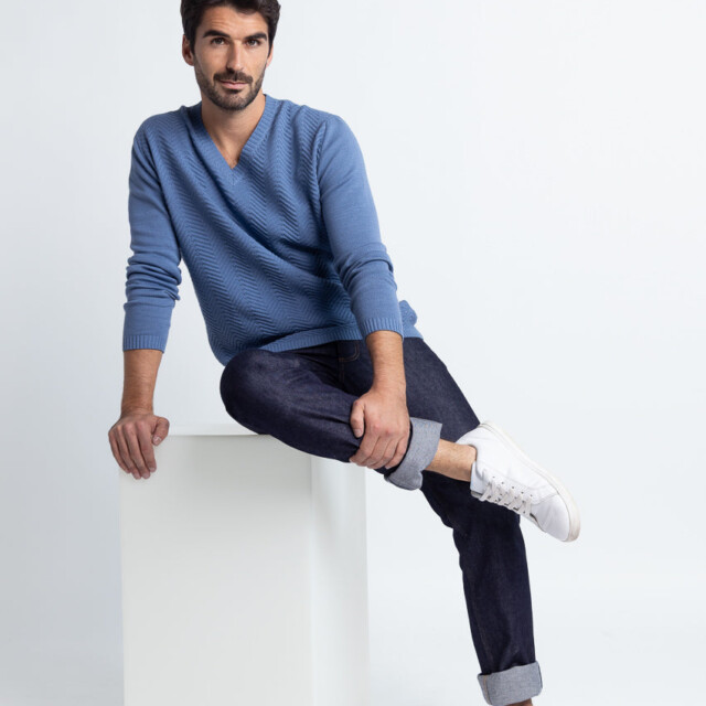 Maison Solfin - Pull homme col V chevrons en coton Bleu infini – 6