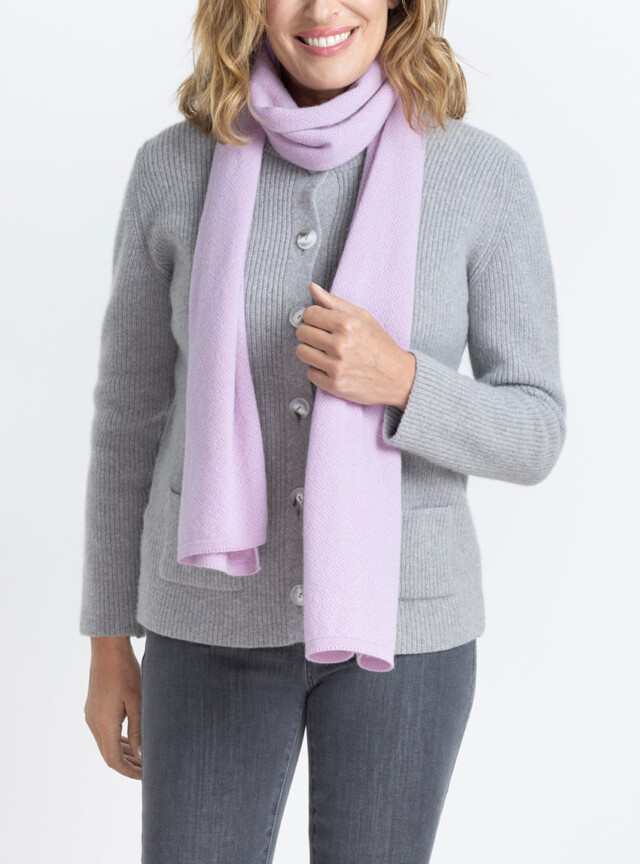 Echarpe femme en cachemire violet douceur par la marque MAISON SOLFIN MAISON SOLFIN - Echarpe femme en cachemire violet douceur