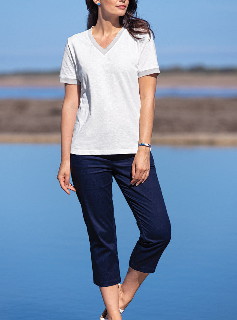 7280 MAR 1 1 Maison Solfin - Pantacourt chino femme en coton bleu marine – 52