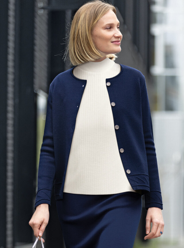 Veste courte femme en laine et maille fantaisie bleu marine par la marque MAISON SOLFIN MAISON SOLFIN - Veste courte femme en laine et maille fantaisie bleu marine