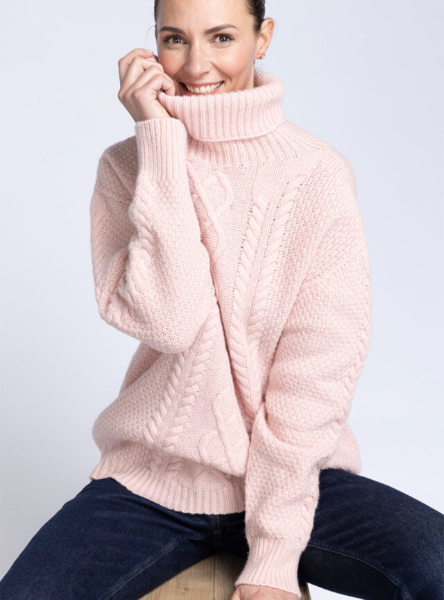 Pull col roule femme en laine recyclée rose poudre par la marque MAISON SOLFIN MAISON SOLFIN - Pull col roule femme en laine recyclée rose poudre