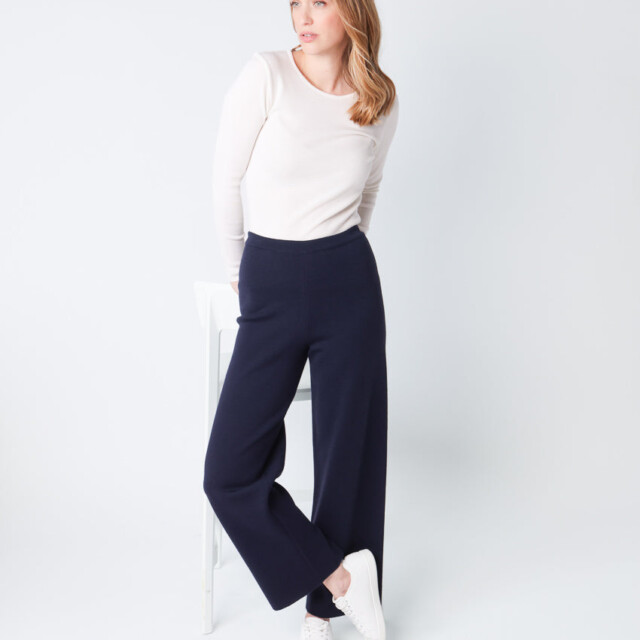 Maison Solfin - Pantalon femme en laine merinos bleu marine – 5