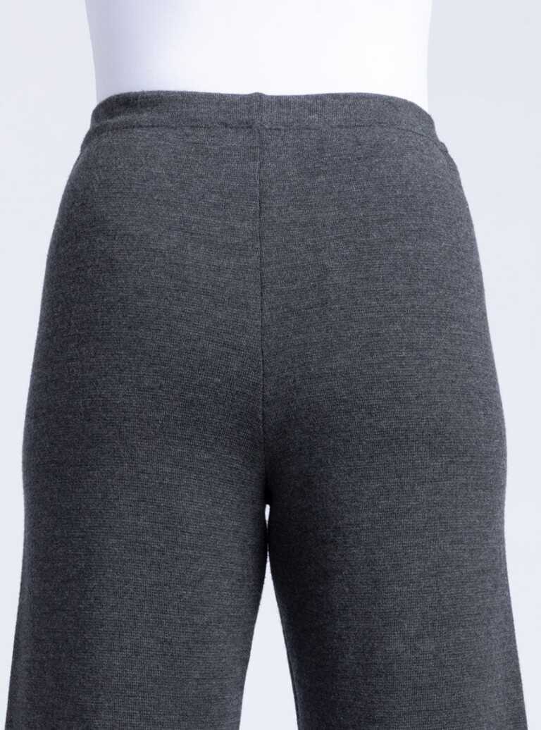Maison Solfin - Pantalon femme en laine merinos gris anthracite – 5