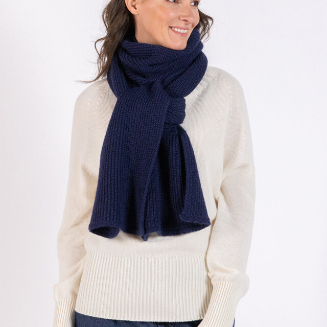 Maison Solfin - Echarpe douce et chaude en mohair bleu marine – U