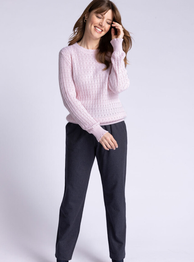 Pull femme maille fantaisie en laine rose par la marque MAISON SOLFIN MAISON SOLFIN - Pull femme maille fantaisie en laine rose