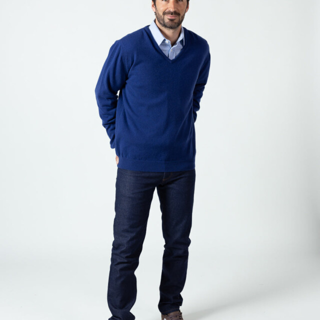 Maison Solfin - Pull homme col V en cachemire et laine bleu indigo – 5