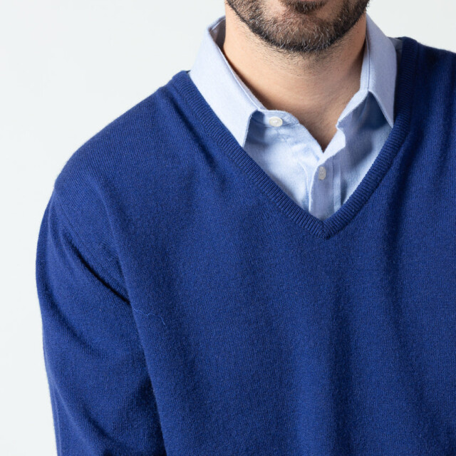 Maison Solfin - Pull homme col V en cachemire et laine bleu indigo – 5