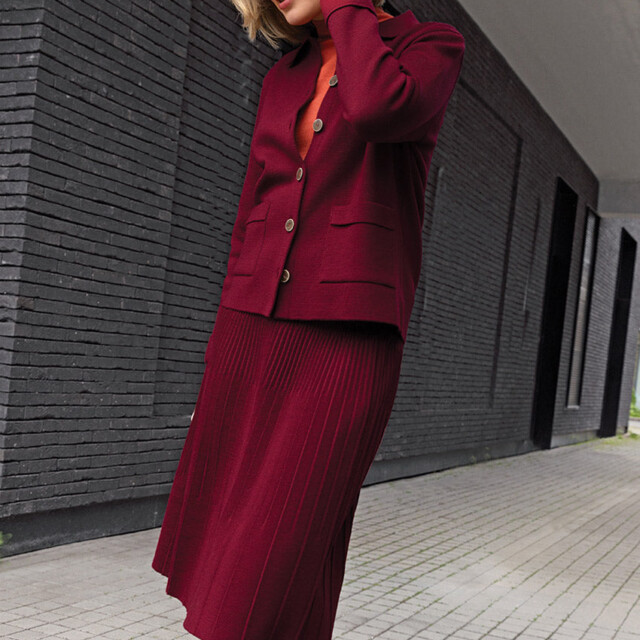 Maison Solfin - Jupe plissée midi en laine rouge bordeaux – 4