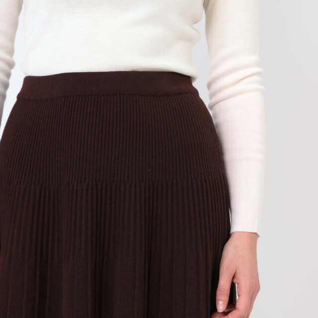 Maison Solfin - Jupe plissée midi en laine marron chocolat – 4