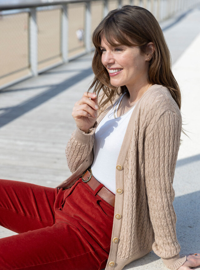 Gilet femme en laine mérinos beige chaud par la marque MAISON SOLFIN MAISON SOLFIN - Gilet femme en laine mérinos beige chaud