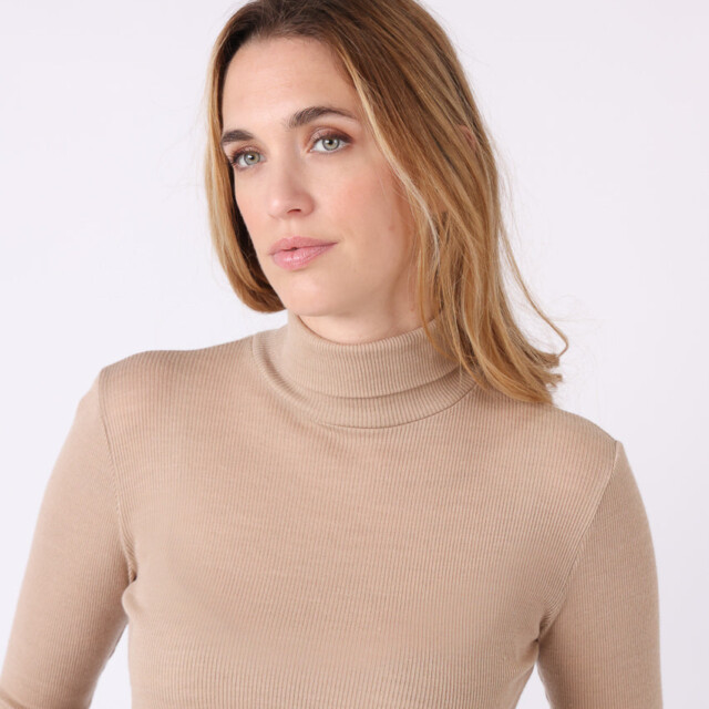 Maison Solfin - Pull chaussette col roulé laine et soie beige – 5