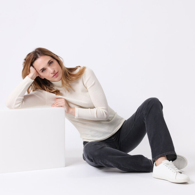 Maison Solfin - Pull chaussette col roulé laine et soie blanc – 5