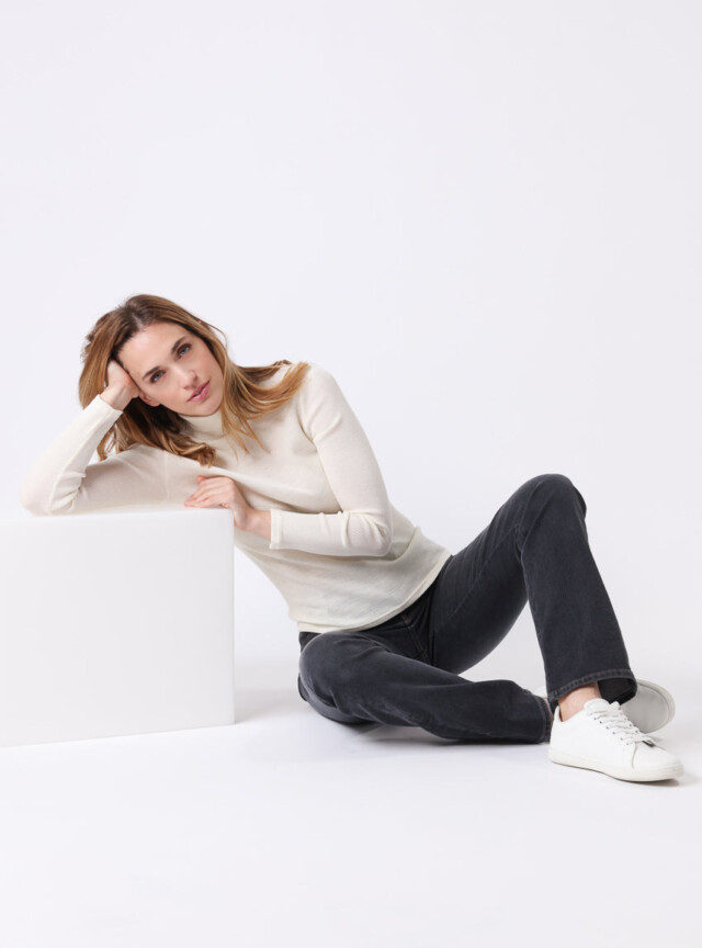 Maison Solfin - Pull chaussette col roulé laine et soie blanc – 5