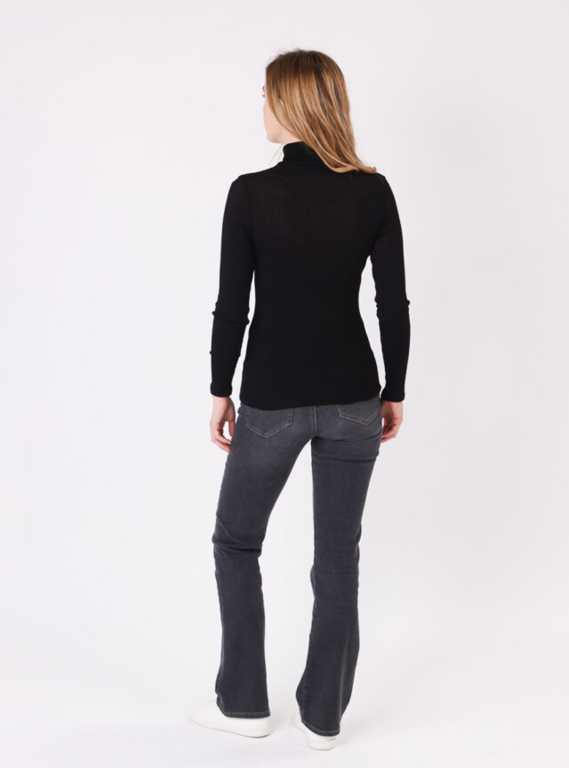 Maison Solfin - Pull chaussette col roulé laine et soie noir – 5