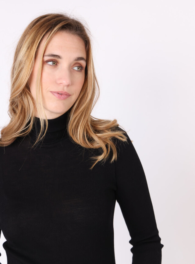 Maison Solfin - Pull chaussette col roulé laine et soie noir – 5
