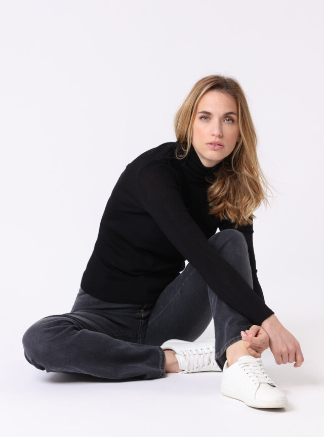 Maison Solfin - Pull chaussette col roulé laine et soie noir – 5
