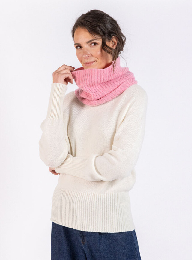 Tour de cou en cachemire rose par la marque MAISON SOLFIN MAISON SOLFIN - Tour de cou en cachemire rose