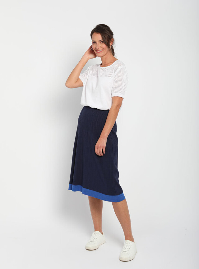 Maison Solfin - Jupe mi-longue plissée bleu marine – 4