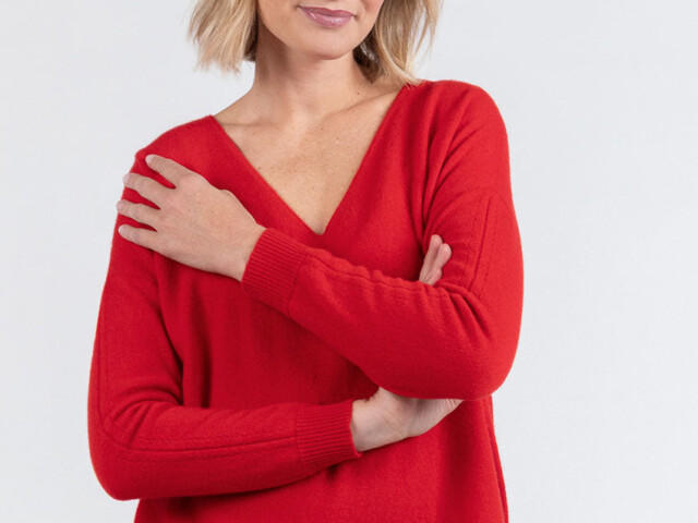 7713 RTT 5 pull col v femme laine cachemire rouge tomate Maison Solfin - Pull femme col V laine et cachemire rouge tomate – 50
