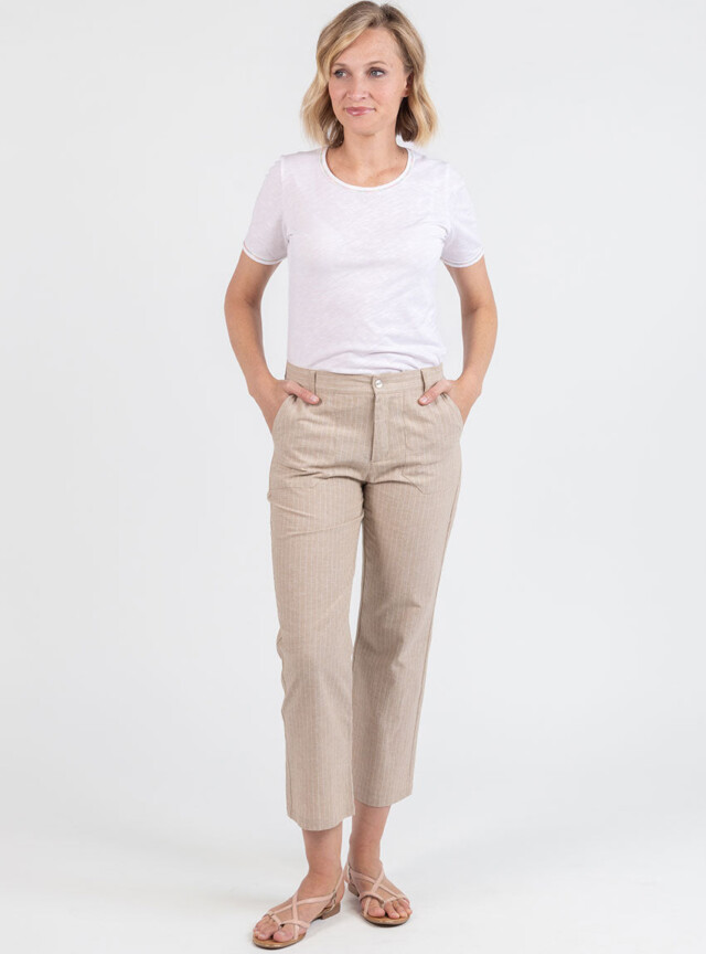 Pantalon rayé beige 7/8ème femme par la marque MAISON SOLFIN MAISON SOLFIN - Pantalon rayé beige 7/8ème femme