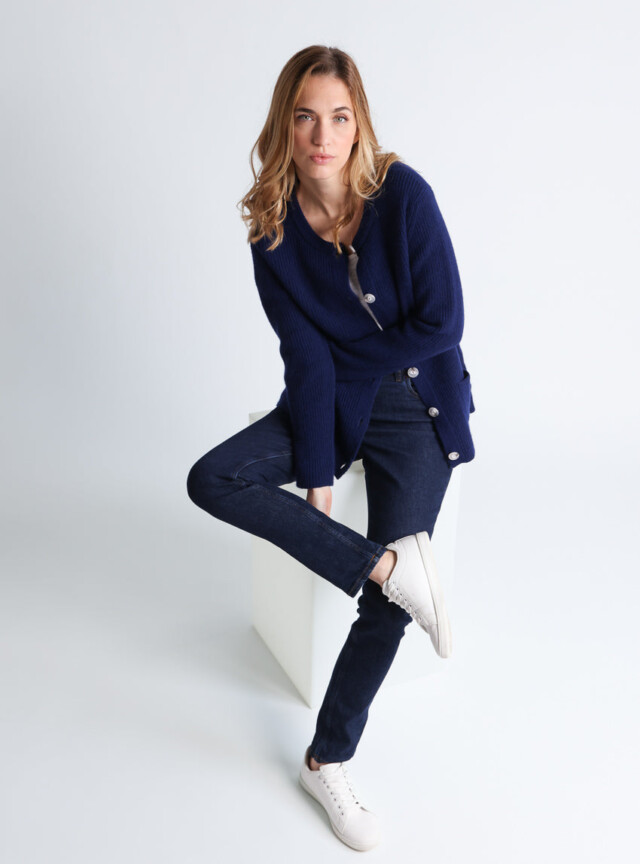Cardigan femme en laine mérinos bleu par la marque MAISON SOLFIN MAISON SOLFIN - Cardigan femme en laine mérinos bleu