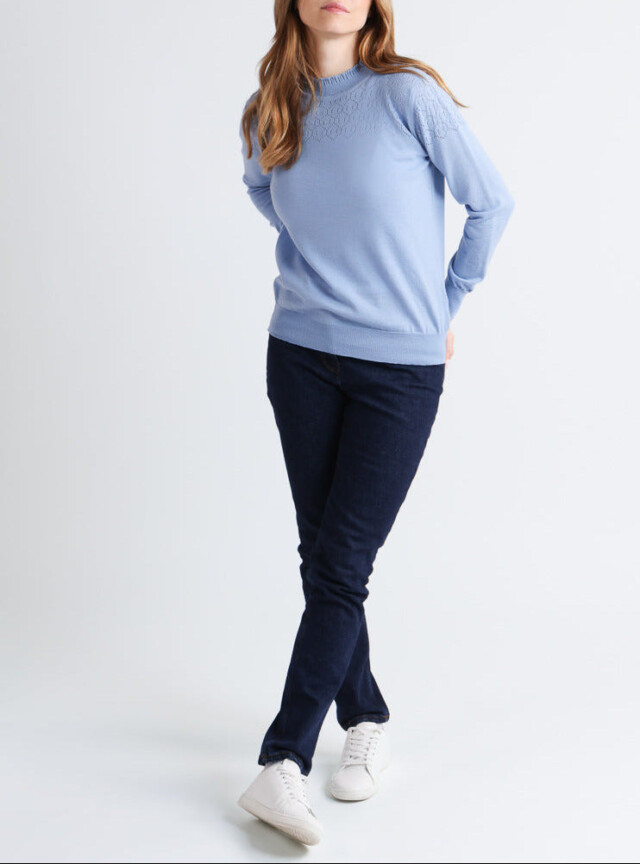Maison Solfin - Pull femme col et maille fantaisie en laine mérinos bleu aster – 50