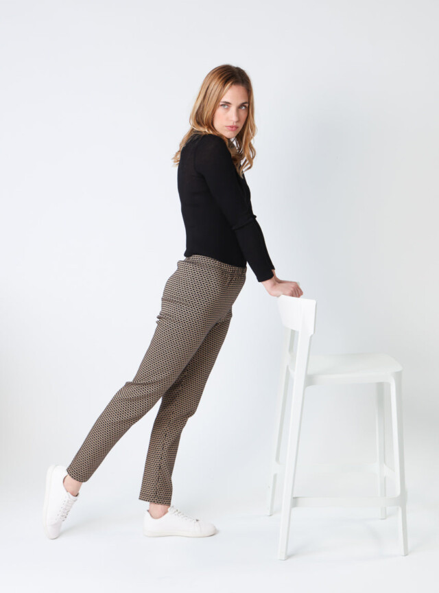 Maison Solfin - Pantalon femme stretch imprimé noir camel – 5