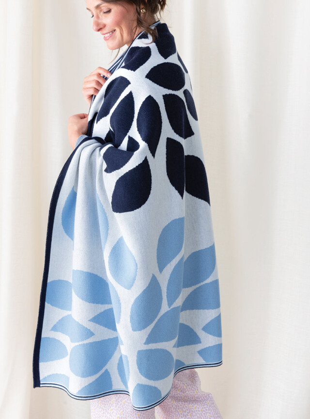 Maison Solfin - Plaid adulte en laine mérinos bleu – U