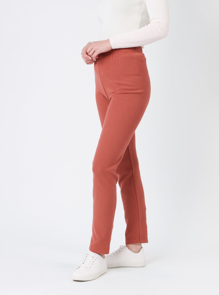 7789 orange tomette 3 Maison Solfin - Pantalon femme en maille côtelée orange – 5