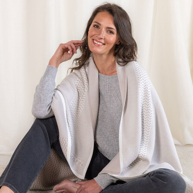 Maison Solfin - Plaid jacquard en laine mérinos beige – U