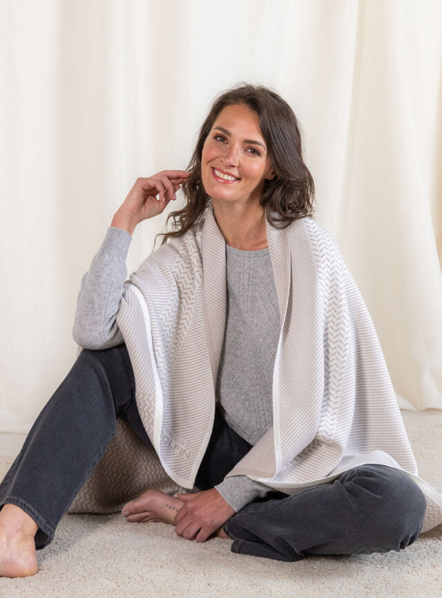 Maison Solfin - Plaid jacquard en laine mérinos beige – U