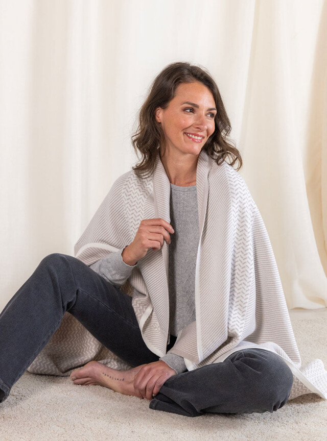 Maison Solfin - Plaid jacquard en laine mérinos beige – U